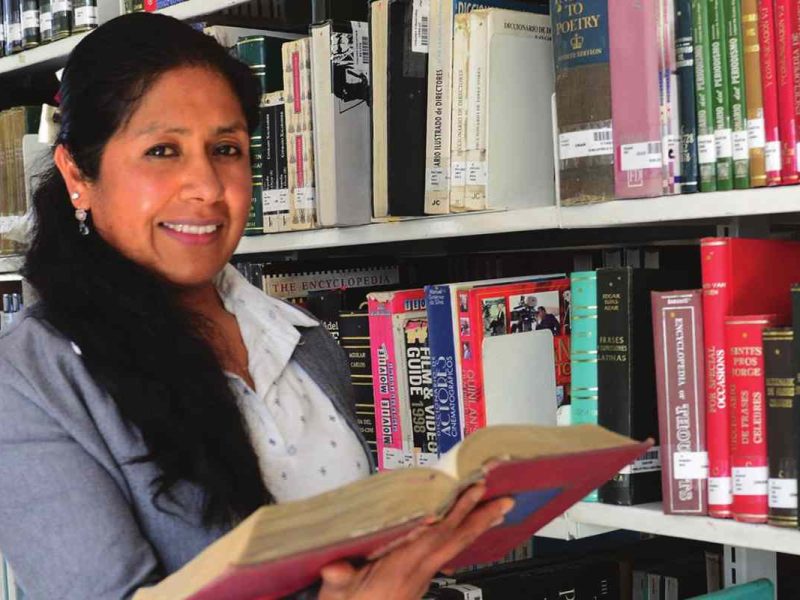 Elsa García es Doctora en Ciencias y le apasiona el conocimiento sobre el espacio