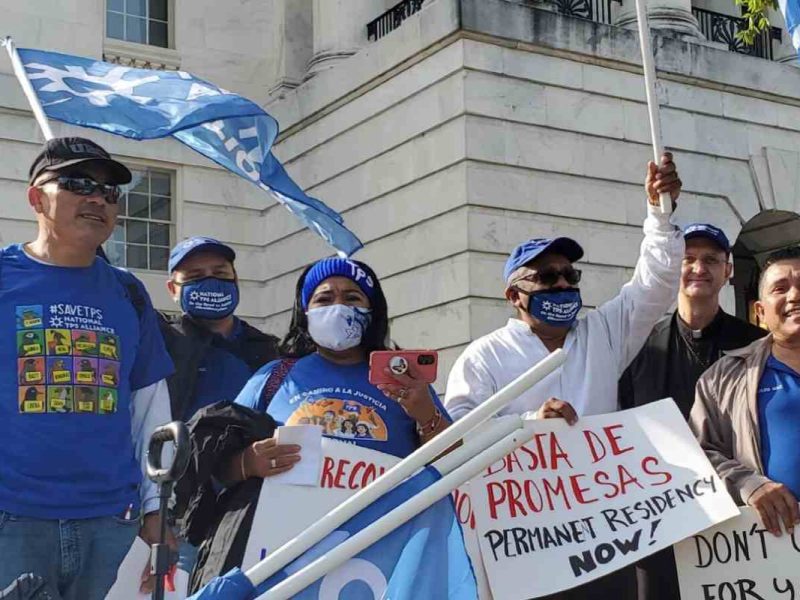 El TPS es un programa que permite a personas de varios países vivir y trabajar en Estados Unidos de forma regular