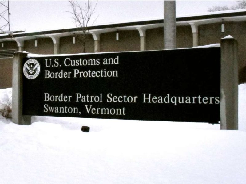 El migrante mexicano fue encontrado a poca distancia del oeste de Derby Line, Vermont