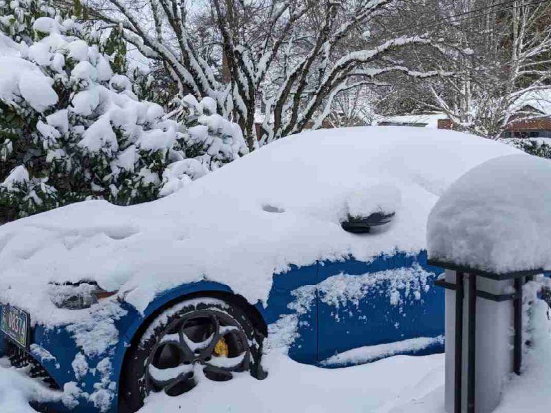 Inicia la primavera con una tormenta de nieve en EE UU al centro del país