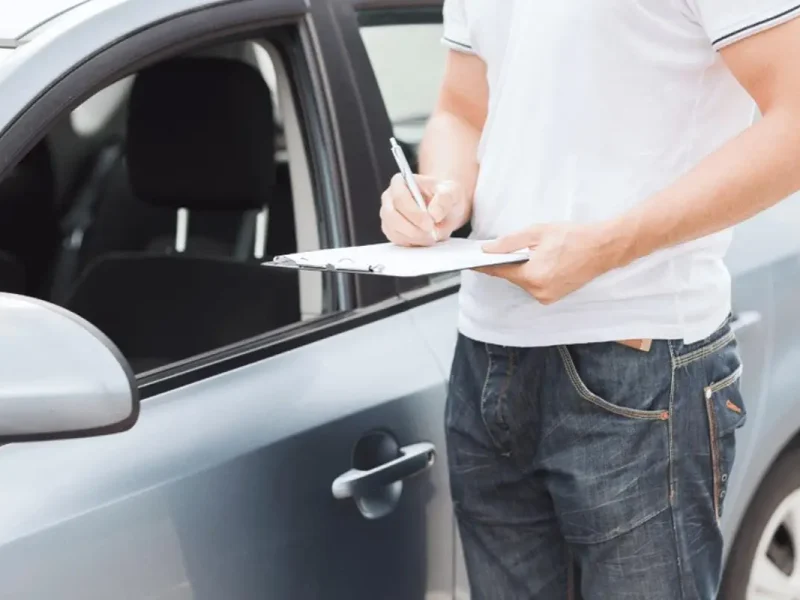 cambiar el título de carro
