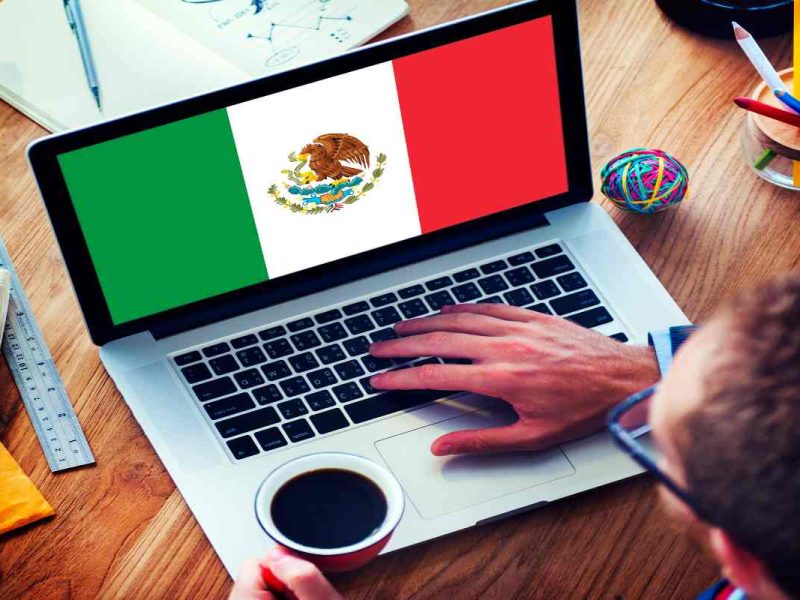 Recuerda que la doble nacionalidad sirve si regresas a México y quieres seguir estudiando o conseguir un empleo | Foto:imagen de archivo de depositphotos