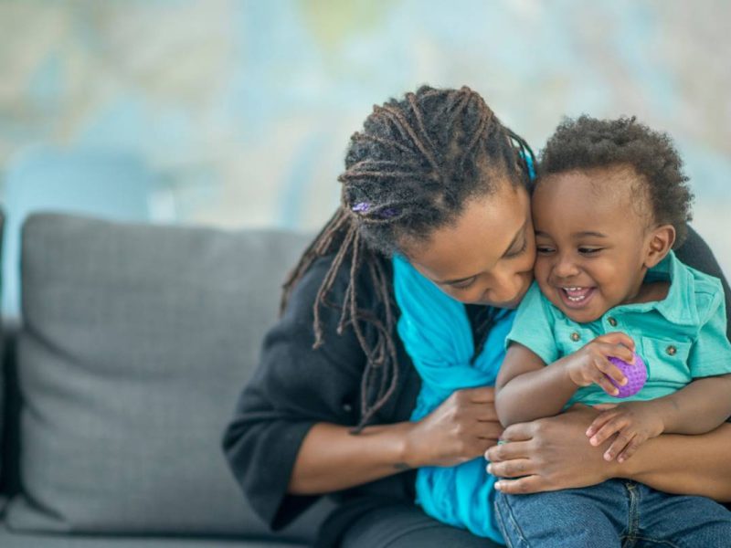 Existen opciones de vivienda asequible para madres solteras de bajos recursos, checa los recursos para acceder a un programa para ti