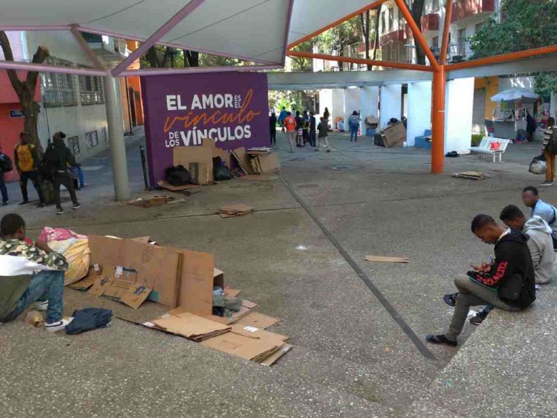 La diferencia en el trato para los migrantes es evidente. La inconsciencia, monumental.