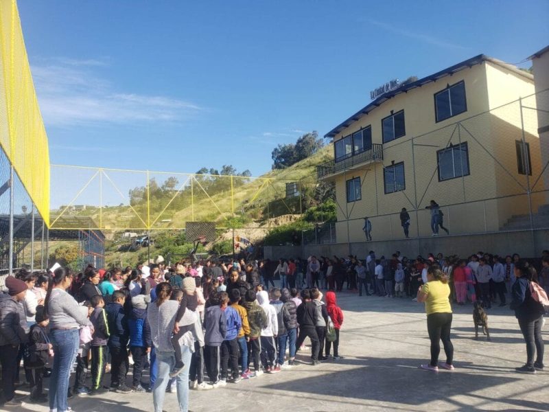 Abren escuelita para niños migrantes en Tijuana