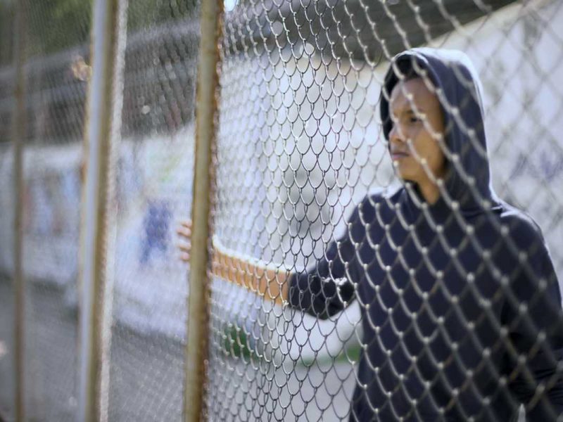 Este proyecto de ley impediría que los migrantes indocumentados trabajen y conduzcan en Florida.