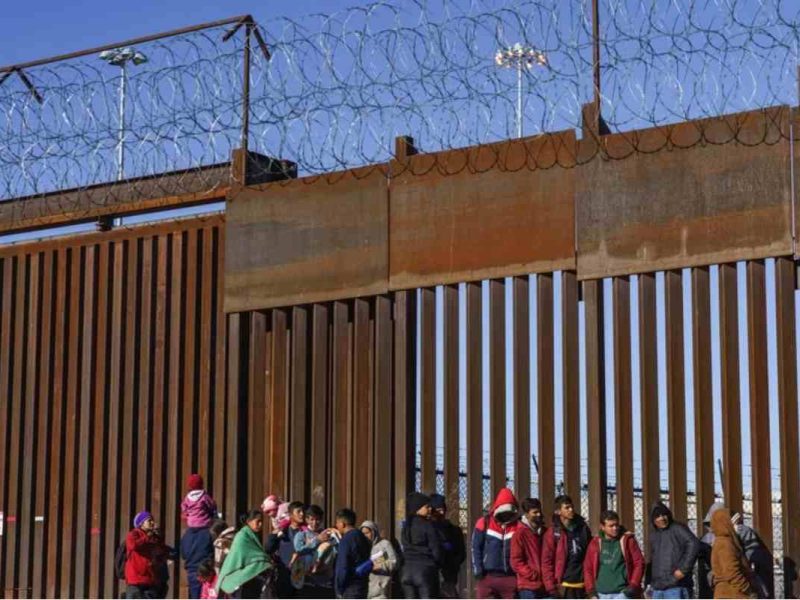 Biden detiene al muro; prohíbe reanudar su construcción tras el fin del Título 42.