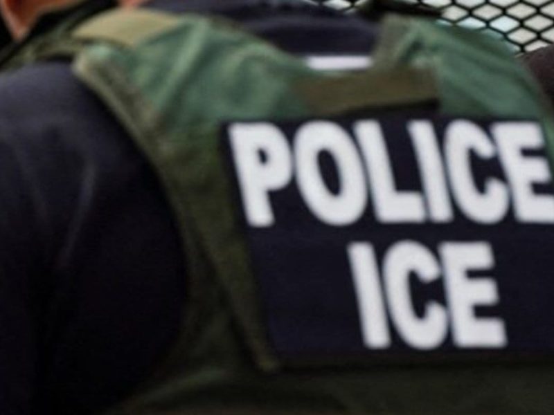 El nuevo programa para imponer el toque de queda especifica como se llevarán a cabo las deportaciones exprés a las familias migrantes que busquen asilo en Estados Unidos