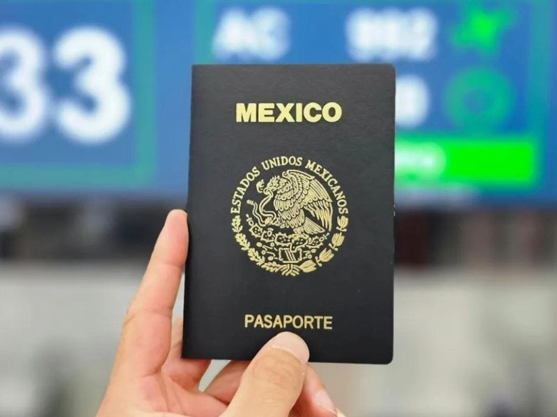 Además de Huajuapan de León, Ebrard dijo que Putla y Tlaxiaco buscan tener su propia oficina para tramitar el pasaporte mexicano.