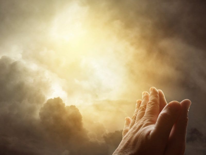 Aunque las madres fallecidas se encuentren gozando de la Gloria de Dios, es importante dedicarles una oración