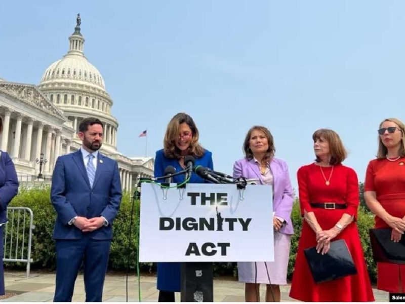 El proyecto de reforma migratoria te permitiría viajar y trabajar en el país