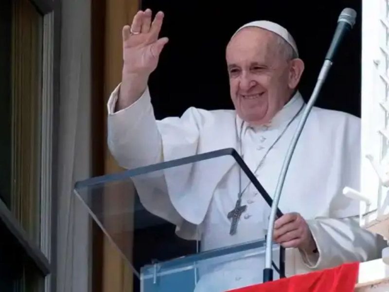 El Papa Francisco canceló su agenda por fiebre.