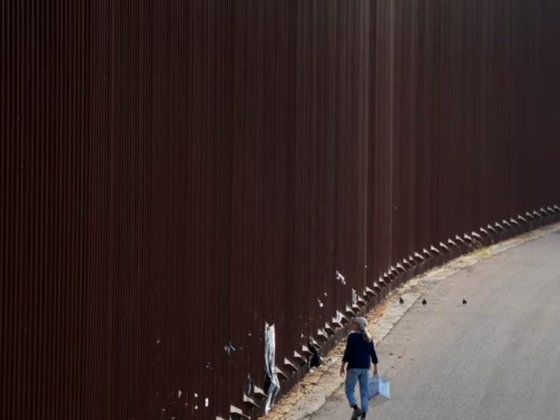 En las últimas semanas decenas de personas se han presentado en las garitas sin haber sacado su cita vía CBP One