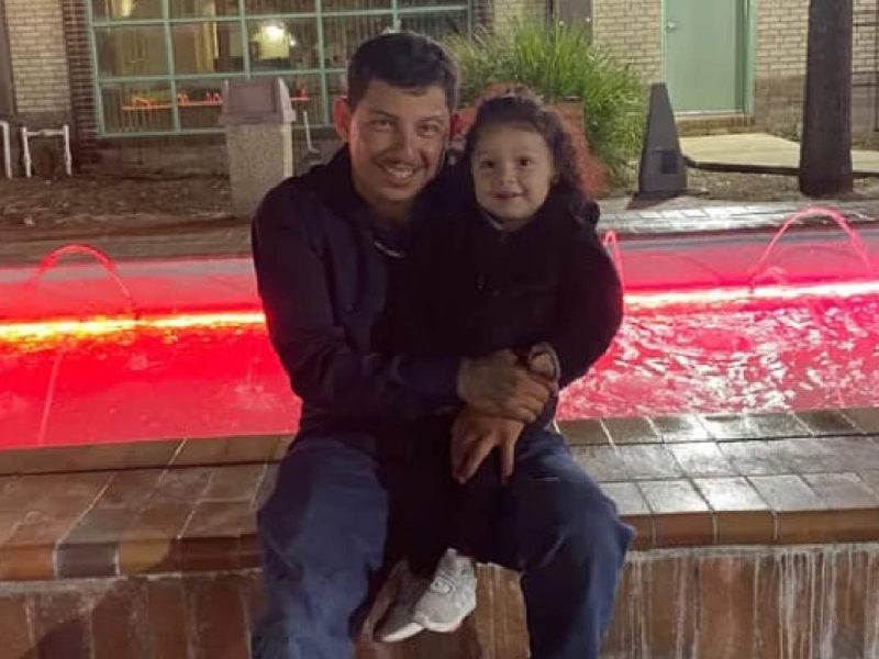 Alondra Santiago es estudiante para ser asistente médico