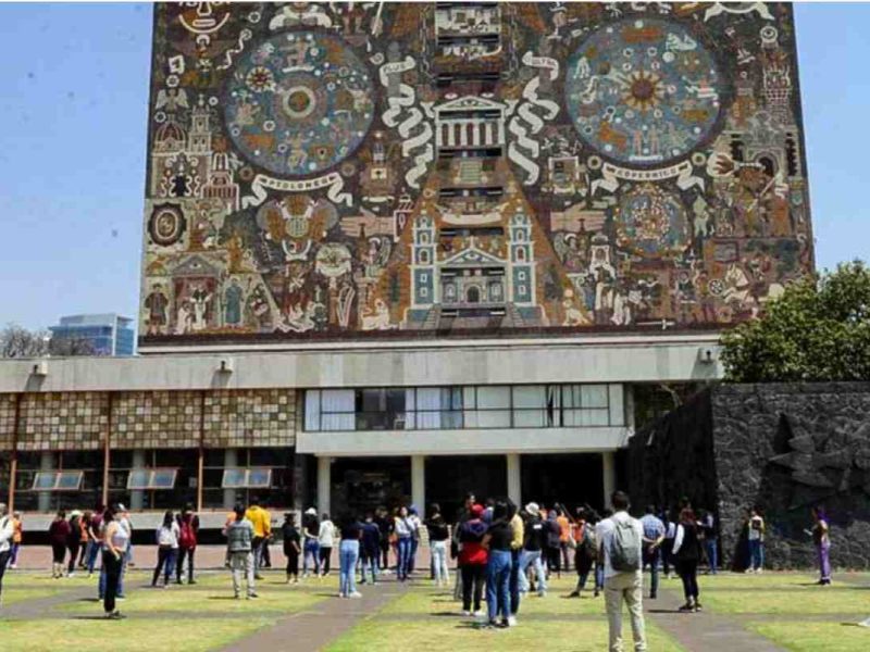 Ahora puedes estudiar en la UNAM, una de las mejores universidades a nivel mundial sin importar que estés fuera de México. El Campus de Tucson abrió su convocatoria para licenciaturas online.