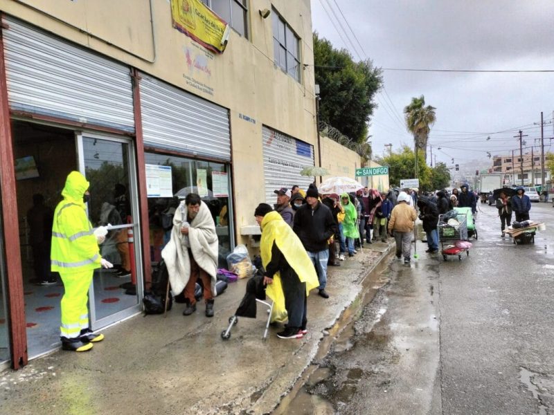 Alimentan alrededor de mil personas diariamente en Desayunador Padre Chava