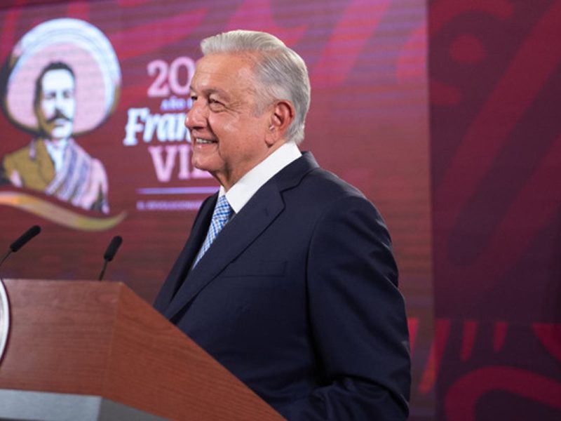 Durante su conferencia matutina el presidente insistió que el voto migrante debe ir en el Plan B de la reforma electoral.