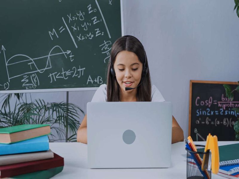 ¡Así puedes estudiar tu bachillerato en línea!