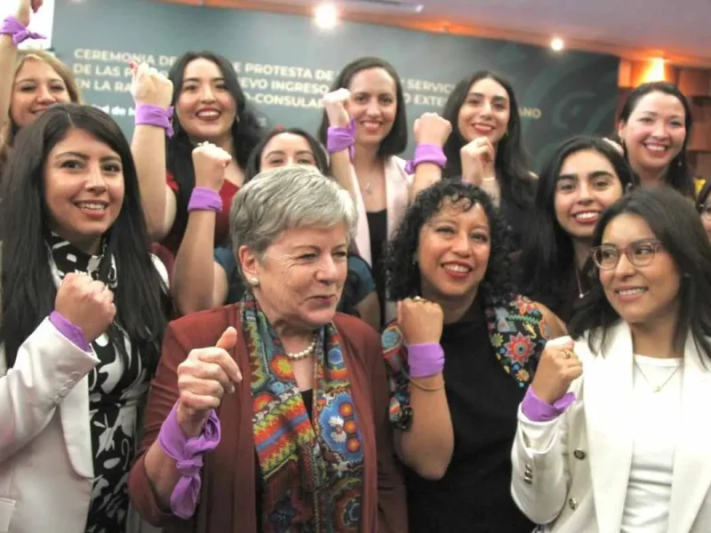 Rinden protesta de lealtad los nuevos miembros de la SRE