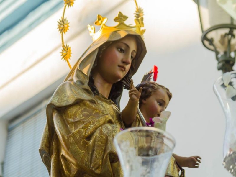 ¿Qué oración hago el primer día de la novena a la Virgen del Carmen_