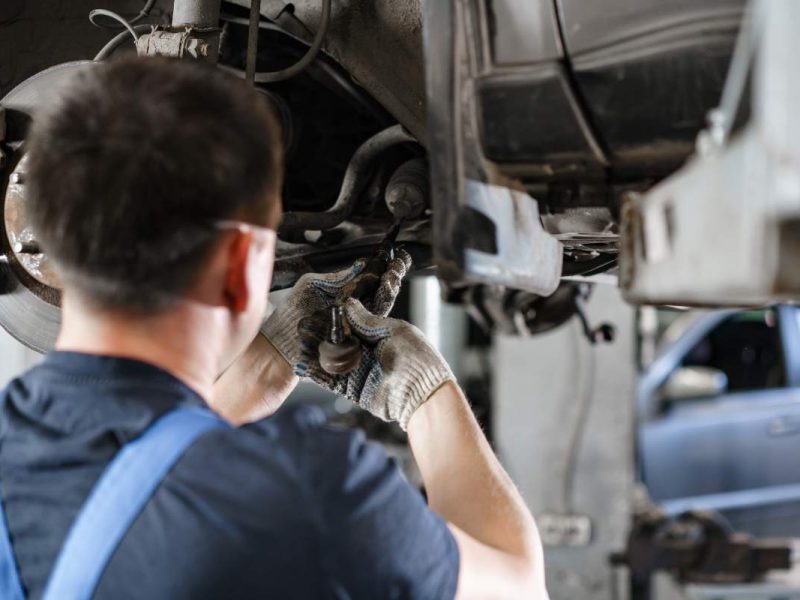 ¡Hay trabajo en Canadá como carrocero!