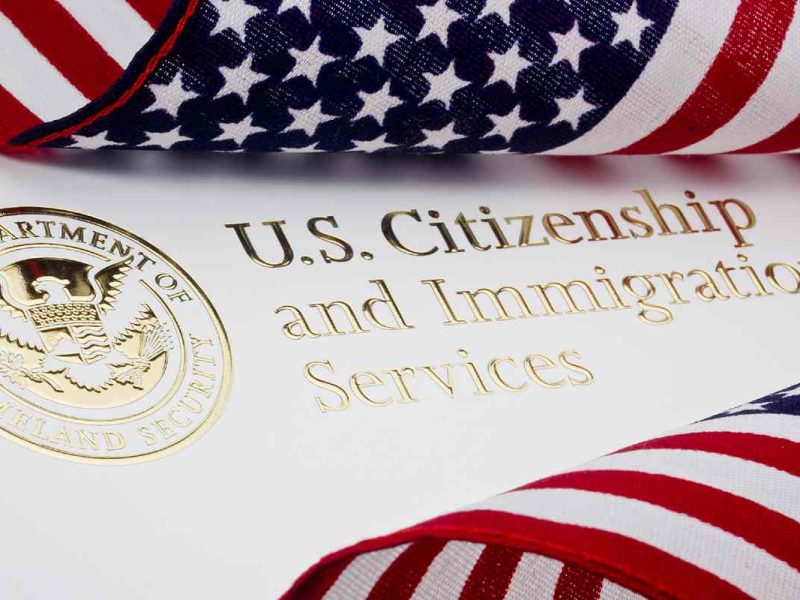 A través de una guía, USCIS buscará dar protecciones especiales a las apátridas en su país.
