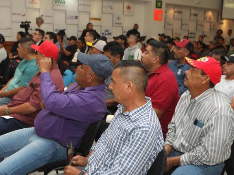 Poco más de 24 mil jornaleros mexicanos están trabajando en Canadá gracias al PTAT