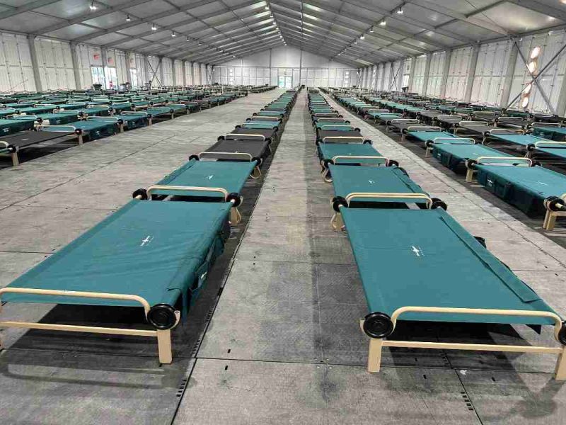 Nueva York instala refugio en Randall's Island, tiene capacidad para albergar 3 mil migrantes