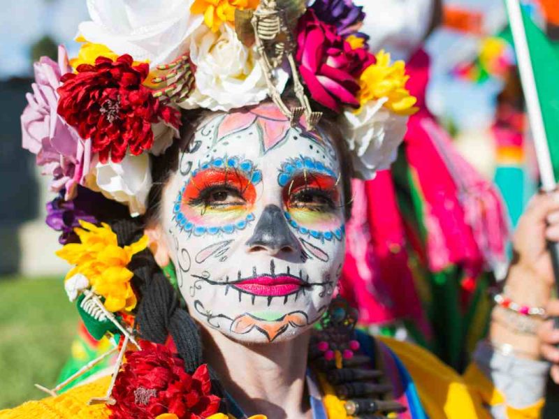 ¡Aún estás a tiempo de celebrar el día de muertos en Texas! Checa las actividades