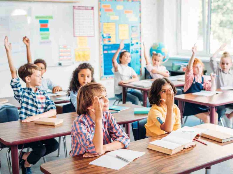 El proyecto de Ley 49 en California busca limitar el acceso de agentes de inmigración a escuelas y guarderías.