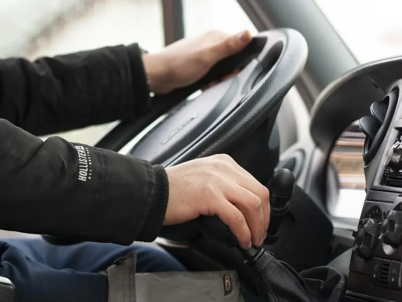 Una licencia de conducir tipo A tiene un costo de : 634 pesos mexicanos para una vigencia de un año