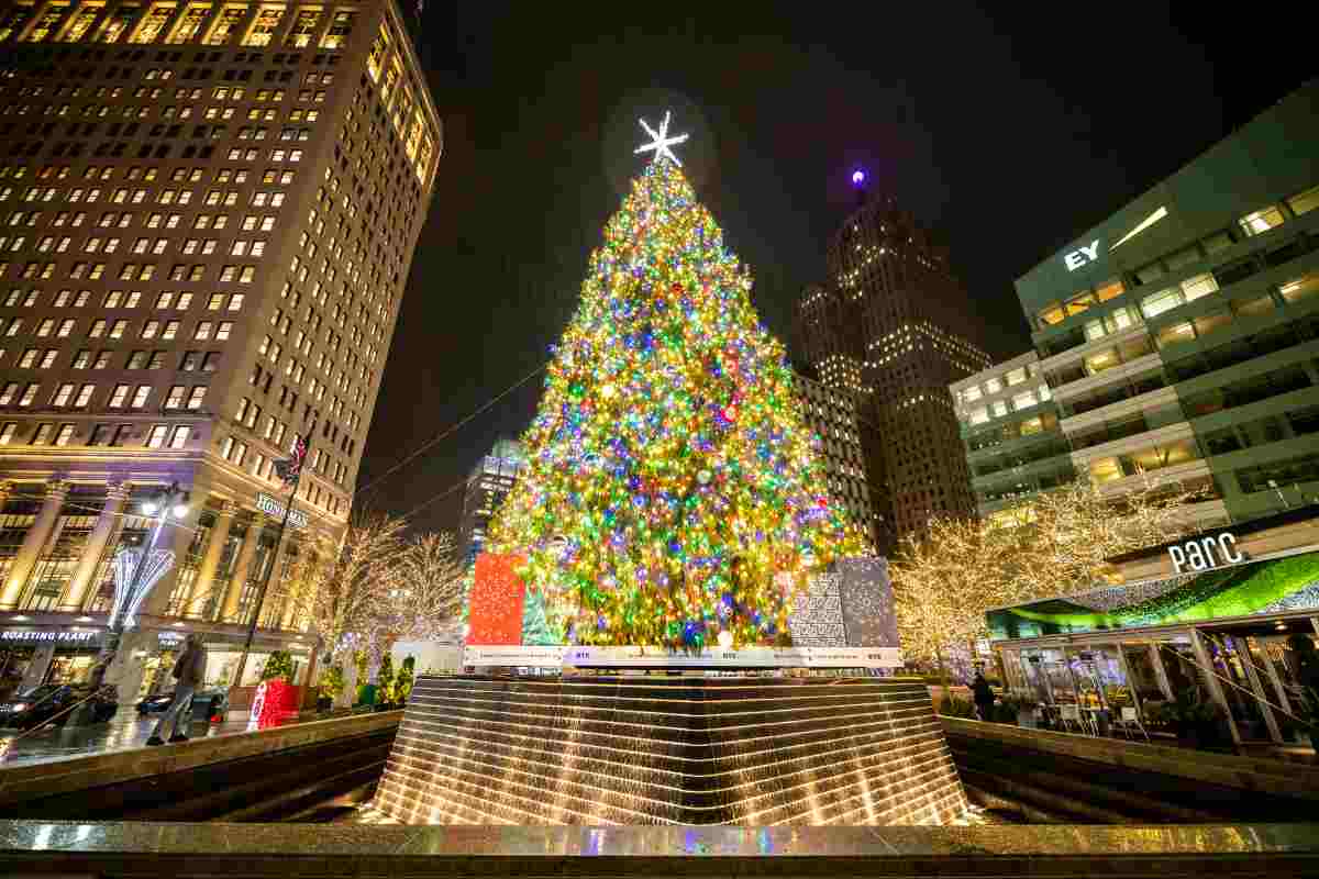 🎄🎁 Llegó la Navidad a Nueva York con la Ceremonia de Iluminación del  Árbol de Navidad del Rockefeller Center de 2025 en Manhattan el pasado 3 de  diciembre. , El evento tuvo la increíble presentación ..., image size:1200x800