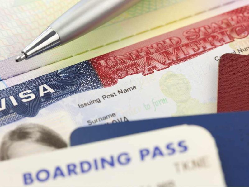 La visa de trabajo H-2A se entrega a trabajadores agrícolas.