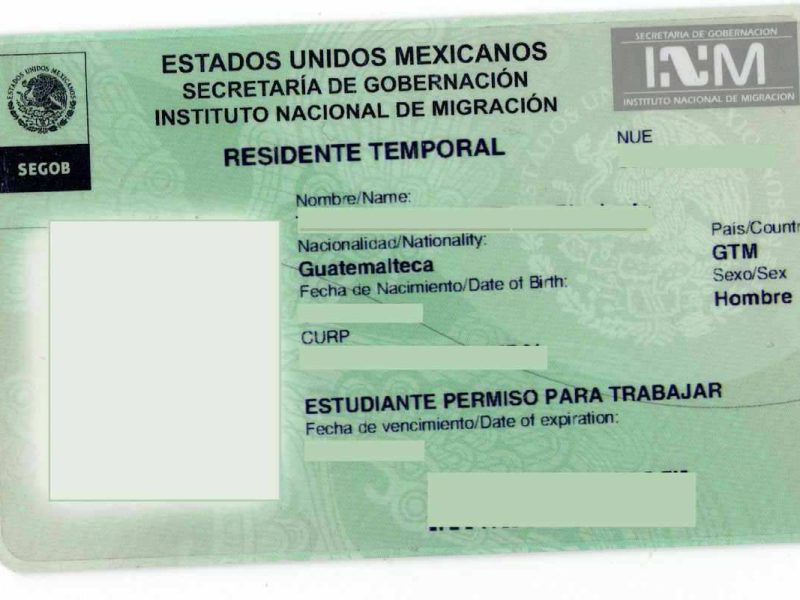 El trámite para reponer la residencia mexicana puede hacerse de forma presencial o digital. 1 Foto: INM
