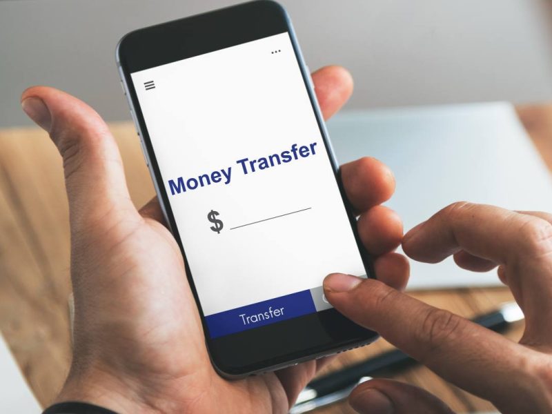 En 2024 las remesas podrían incrementarse un 6.6% y alcanzarían un monto cercano a los 67 mil 600 millones de dólares en este año. 