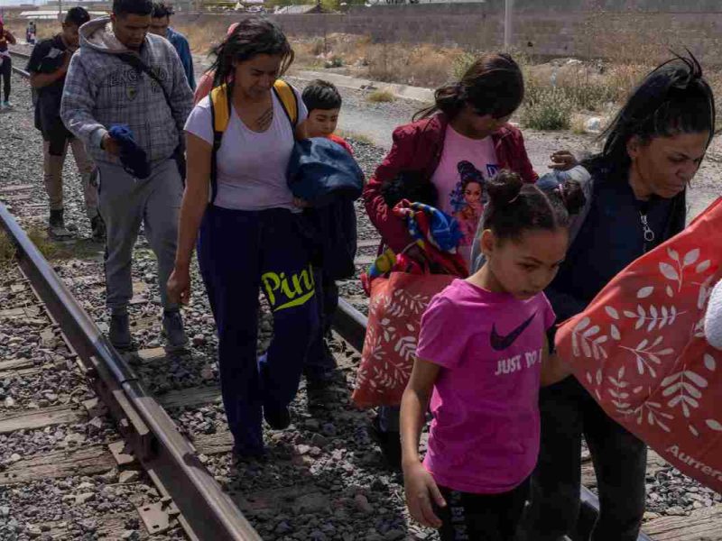 Muere una bebé de cinco meses tras caer de tren en movimiento en Nuevo León