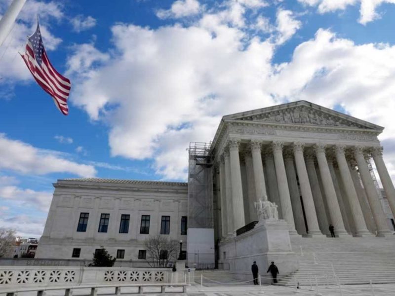 Cortar alambre fronterizo de Texas