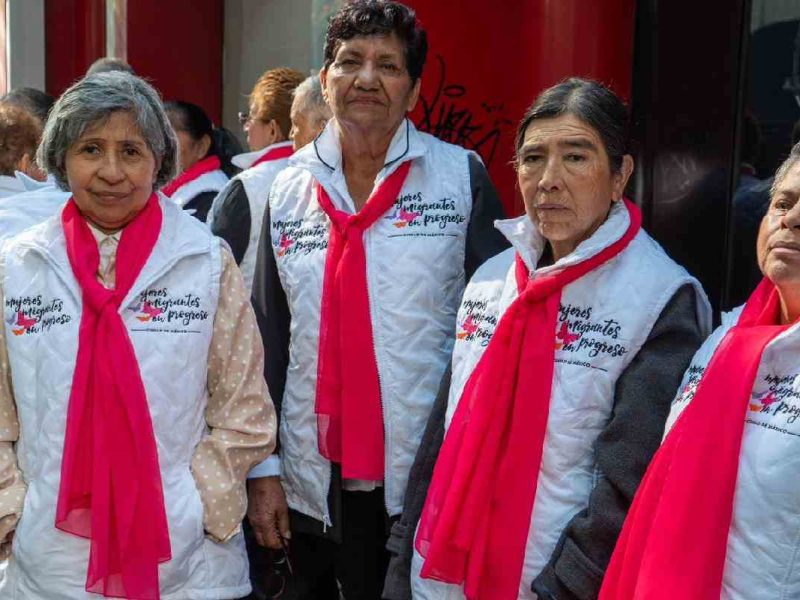 Mujeres Migrantes en Progreso ha llevado a cientos de papás a Estados Unidos