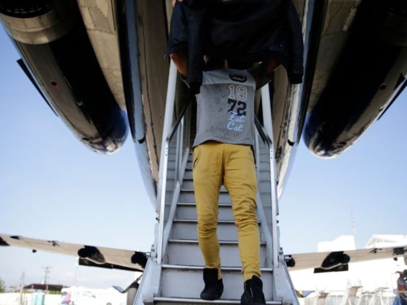 Migración quitó celulares y pasaportes a los artistas colombianos