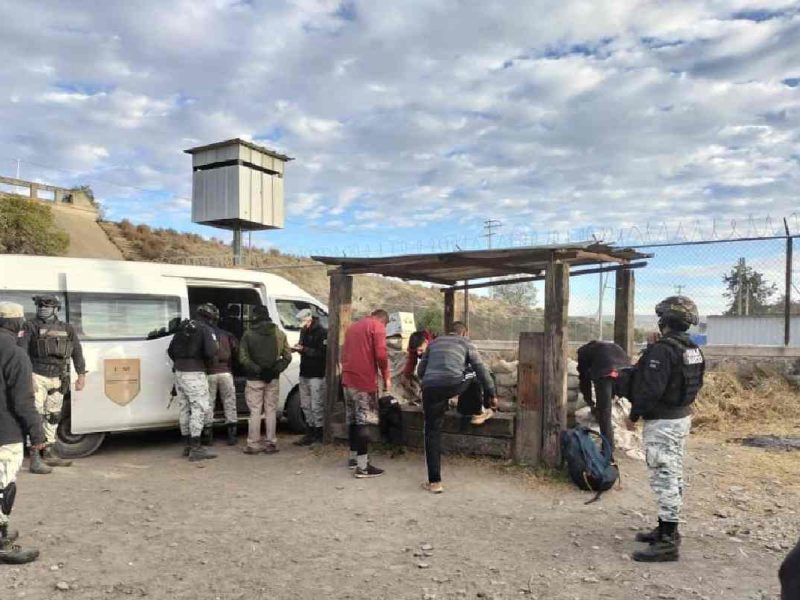 Organizaciones alzan la voz y denuncian violencia y golpes contra un grupo de migrantes detenidos en Palma de Bravo