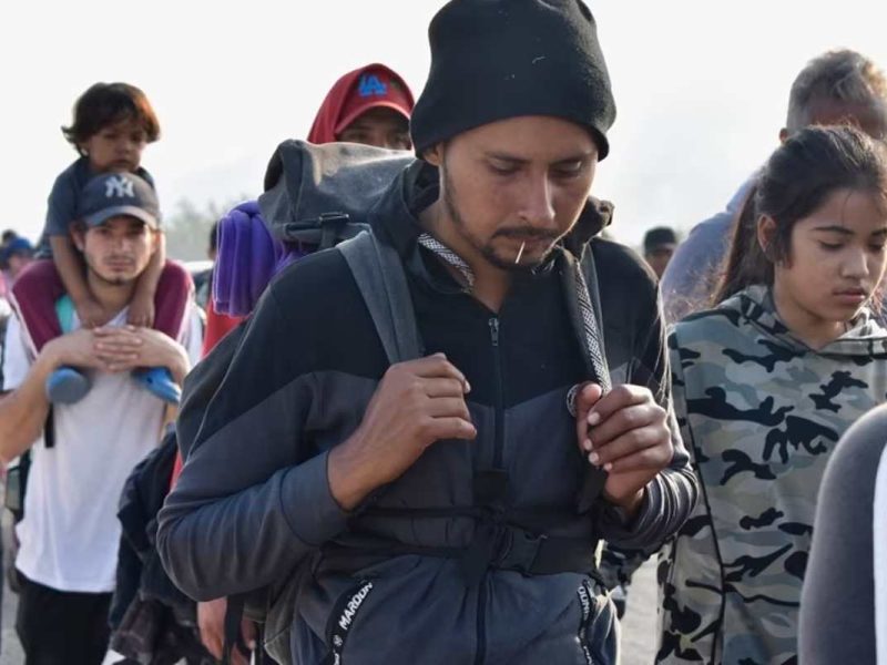 Migrantes afirman que la Patrulla Fronteriza les confisca medicamentos, documentos y otros objetos personales