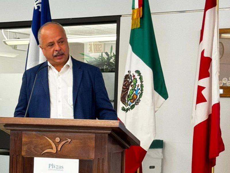 Plaza comunitaria del INEA en Canadá // X: @luisgure