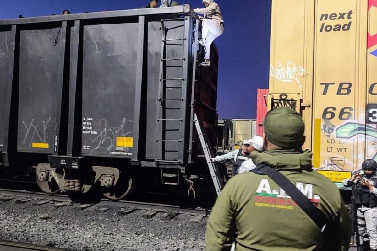 La FGR mantiene abierta la carpeta de investigación por posible corrupción en el INM. 