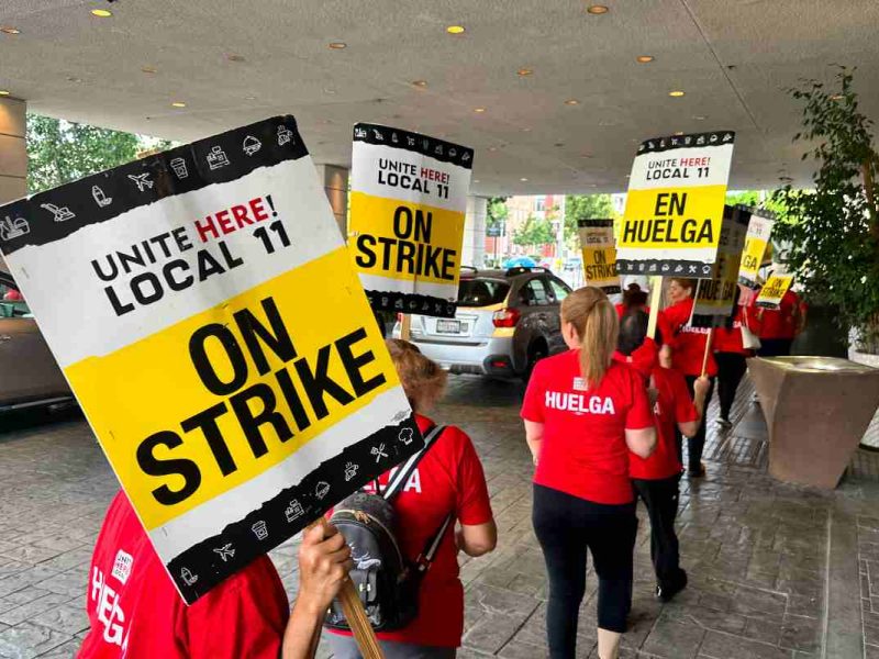 El aumento salarial en california a trabajadores del sector hotelero es de un 40% a 50% más de su salario actual