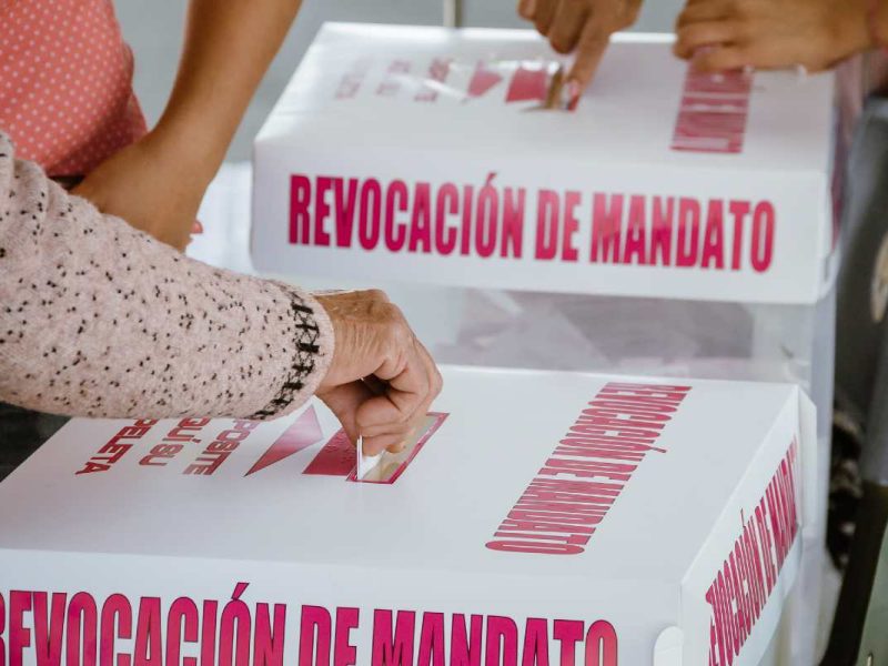 Funcionarios de casilla en el extranjero