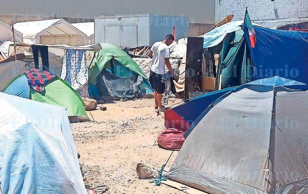 Sin tren, pero acampando