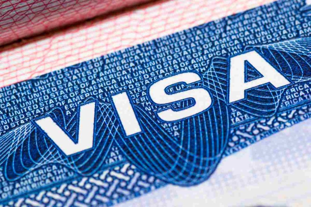 Imagen actual: Si quieres obtener tu visa de estudiante debes proporcionar la carta de aceptación de una institución que pertenezca al Sistema Educativo Nacional de México