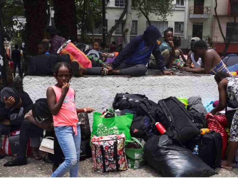 Migración no ha confirmado a donde trasladaron a los migrantes de la Plaza Giordano Bruno