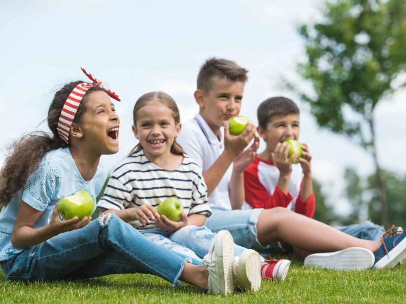 Almuerzos gratis para niños y adolescentes en los angeles