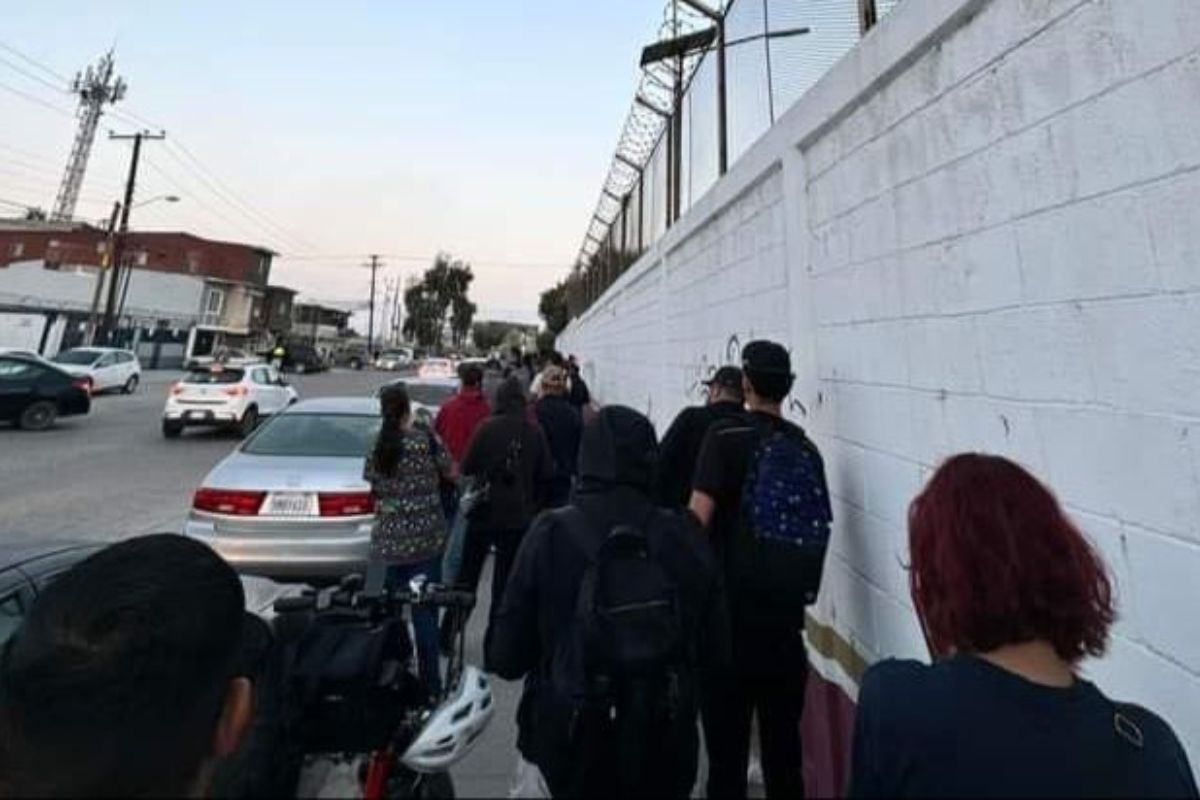 La caída de Microsoft provocó el cierre de garitas desde las 10:00 de la noche del jueves 18 de julio impidiendo la entrada a Estados Unidos. 